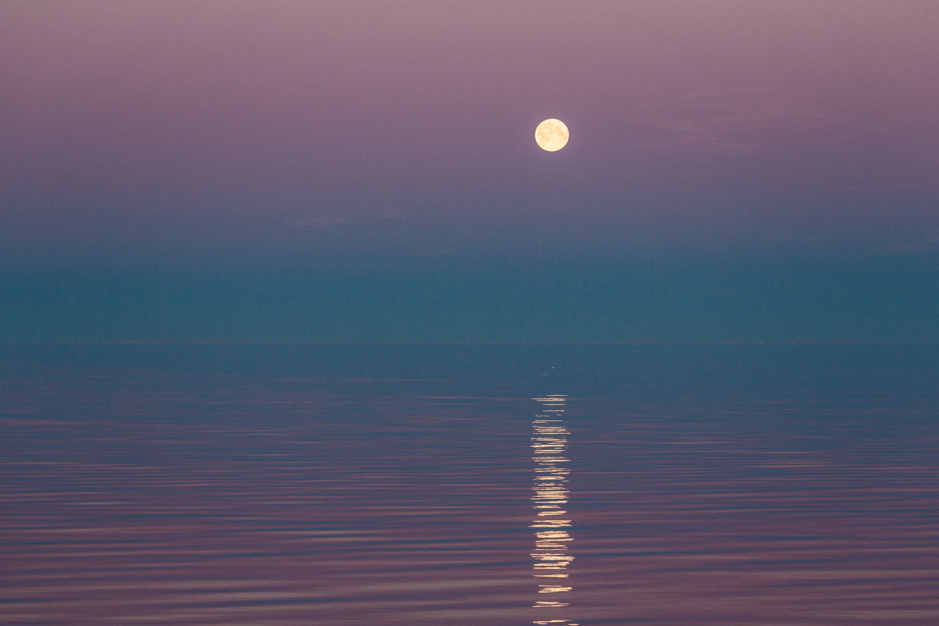 moon rising and the sea