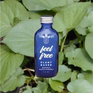 feel free bottle on top of kratom leaves