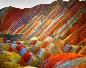 Montanas arcoiris Peru ori 300x236
